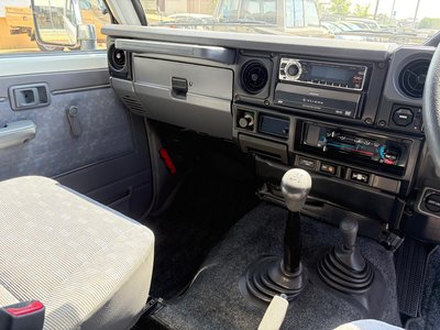 2004 Toyota LAND CRUISER 70 — миниатюра 28