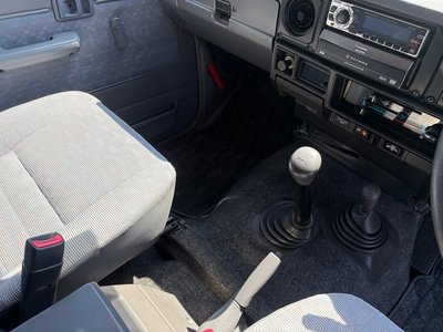 2004 Toyota LAND CRUISER 70 — миниатюра 30