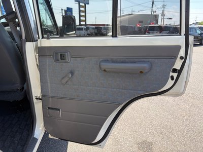 2004 Toyota LAND CRUISER 70 — миниатюра 40