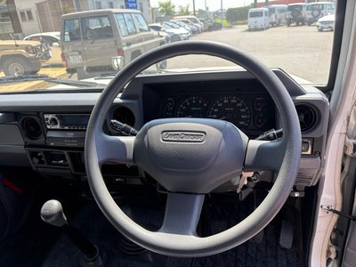 2004 Toyota LAND CRUISER 70 — миниатюра 26