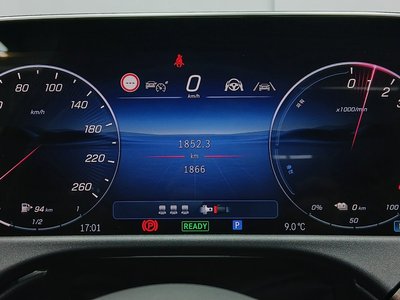 MERCEDES-BENZ E-CLASS - 8