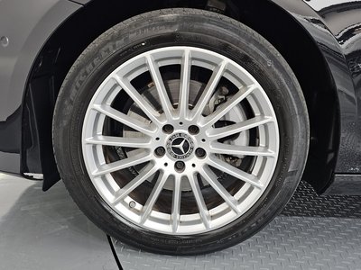 MERCEDES-BENZ E-CLASS - 6