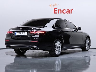 MERCEDES-BENZ E-CLASS - 4