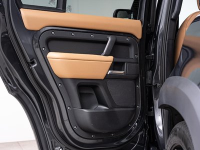 LAND ROVER DEFENDER - 5