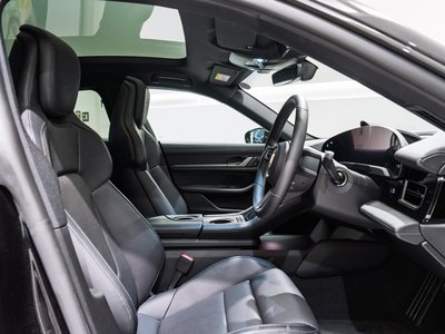 صورة 3 لـ 2025 Porsche TAYCAN