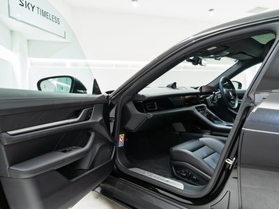 2025 Porsche TAYCAN — миниатюра 20
