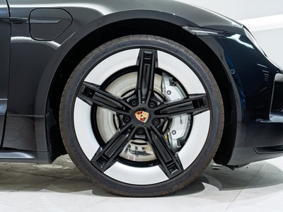 صورة 5 لـ 2025 Porsche TAYCAN