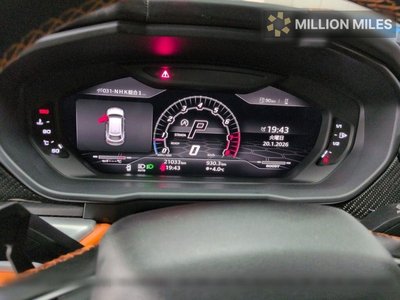 LAMBORGHINI URUS - 6