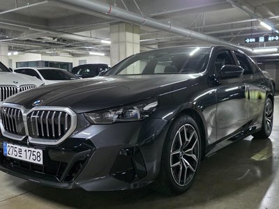 BMW 5 SERIES - 1