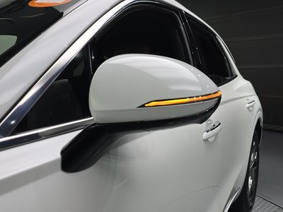 2022 Genesis GV70 — миниатюра 27