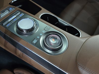 2022 Genesis GV70 — миниатюра 12