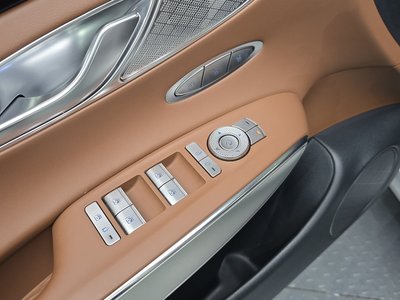 2022 Genesis GV70 — миниатюра 21