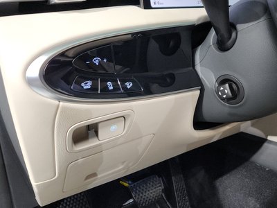 2025 Genesis GV70 — миниатюра 18