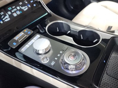 2025 Genesis GV70 — миниатюра 12