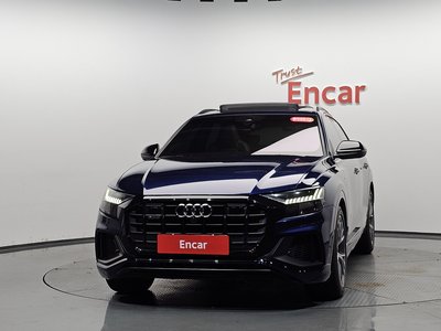 2022 AUDI Q8 photo 2