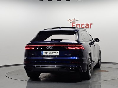 2022 AUDI Q8 photo 4