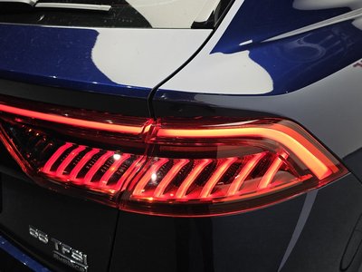 2022 AUDI Q8 photo 10