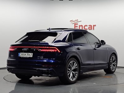 2022 AUDI Q8 photo 3