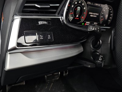 صورة مصغرة 37 لـ 2022 AUDI Q8