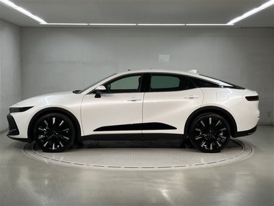 TOYOTA CROWN CROSSOVER - 2