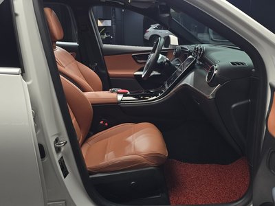 MERCEDES-BENZ GLC - 10