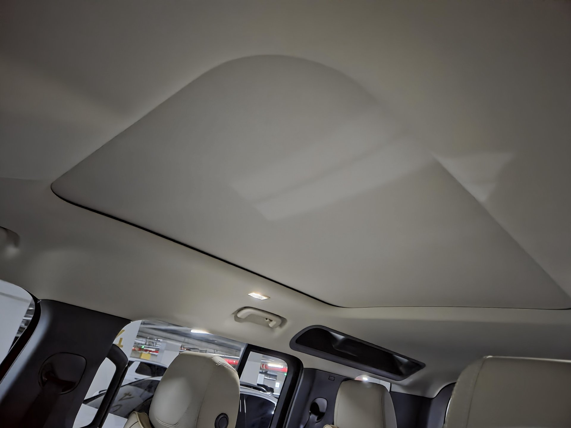 LAND ROVER DEFENDER - View 1