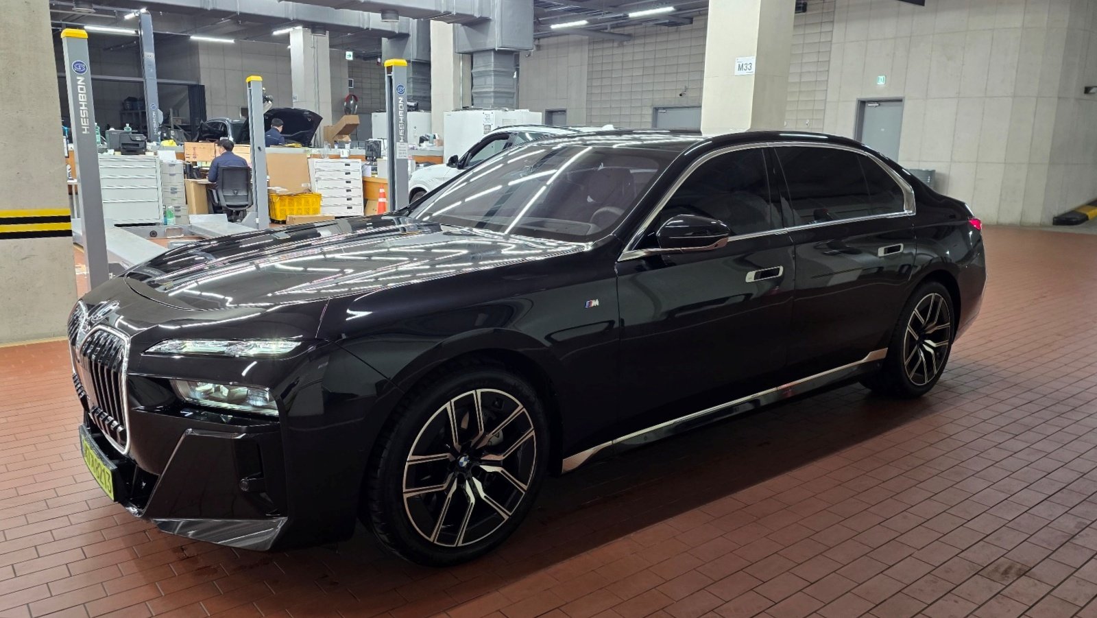 BMW 7 SERIES - View 1