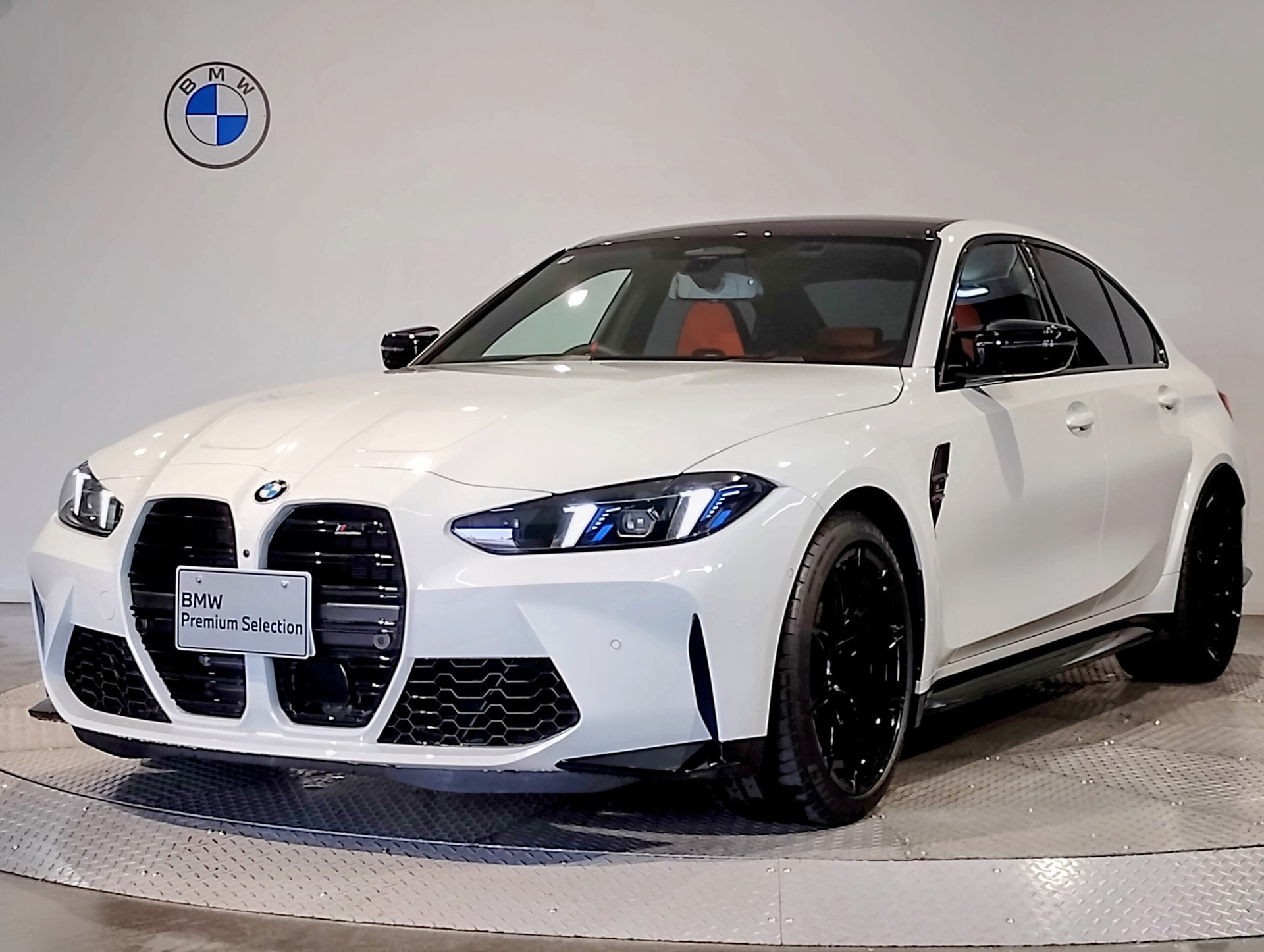 BMW M3 SEDAN - View 1