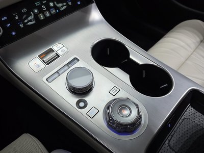 صورة مصغرة 12 لـ 2025 Genesis GV70