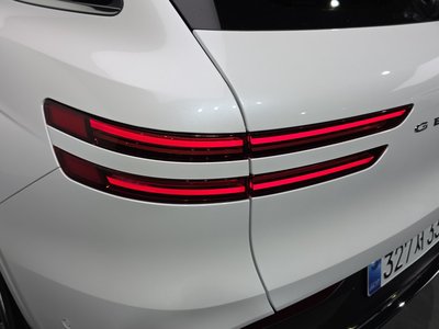 صورة 10 لـ 2025 Genesis GV70