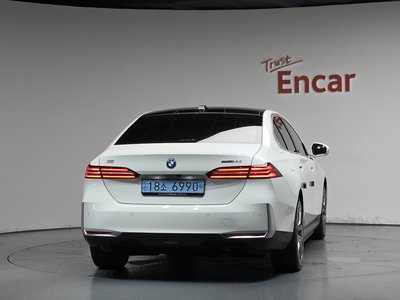 صورة 4 لـ 2024 BMW I5