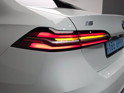 صورة 10 لـ 2024 BMW I5