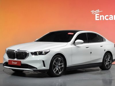 صورة 1 لـ 2024 BMW I5