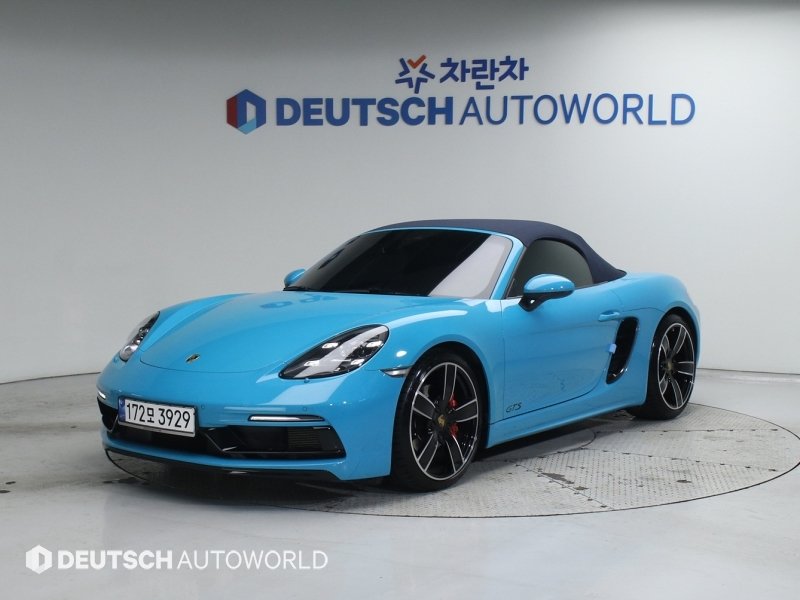 PORSCHE 718 BOXSTER - View 1