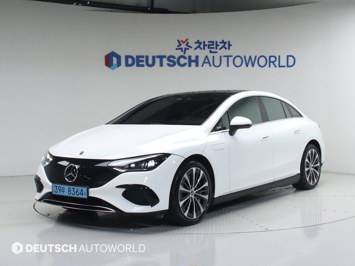 MERCEDES-BENZ EQE - View 1