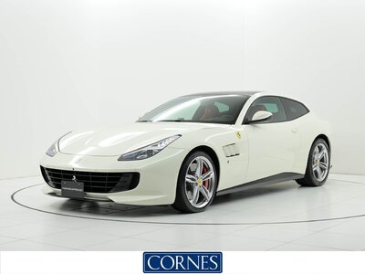 FERRARI GTC4 LUSSO