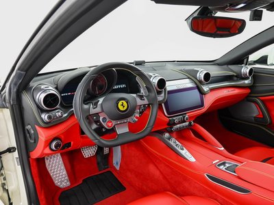 FERRARI GTC4 LUSSO - 2