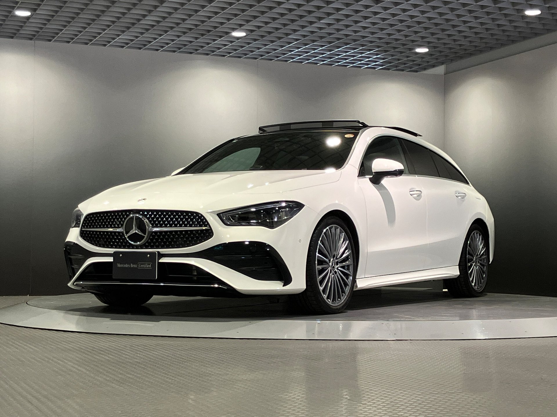 MERCEDES-BENZ CLA SHOOTING BRAKE - View 1
