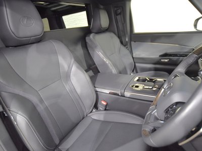 صورة مصغرة 18 لـ 2024 Lexus LM