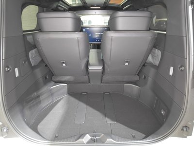 صورة مصغرة 24 لـ 2024 Lexus LM