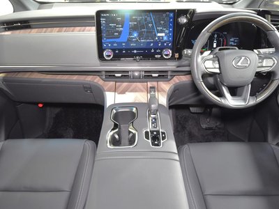 2024 LEXUS LM — фото 6