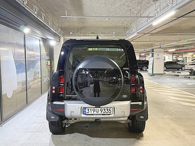 LAND ROVER DEFENDER - 2