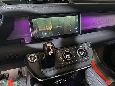 LAND ROVER DEFENDER - 5