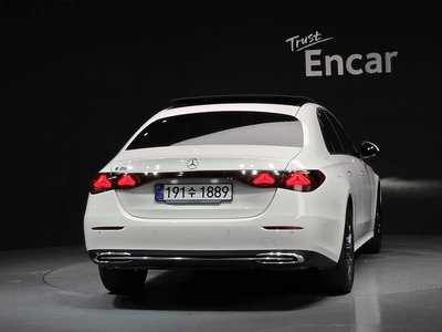 صورة 3 لـ 2025 Mercedes-BENZ E-CLASS