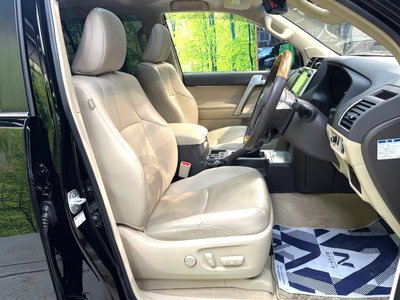 TOYOTA LAND CRUISER PRADO - 8