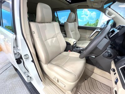 TOYOTA LAND CRUISER PRADO - 8