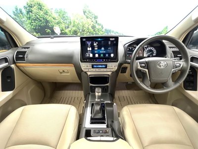 TOYOTA LAND CRUISER PRADO - 2