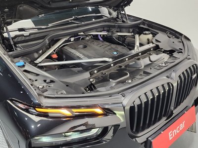 BMW X7 - 7