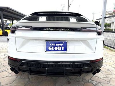 LAMBORGHINI URUS - 3