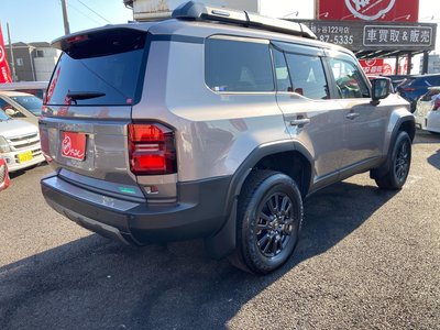 TOYOTA LAND CRUISER 250 - 7